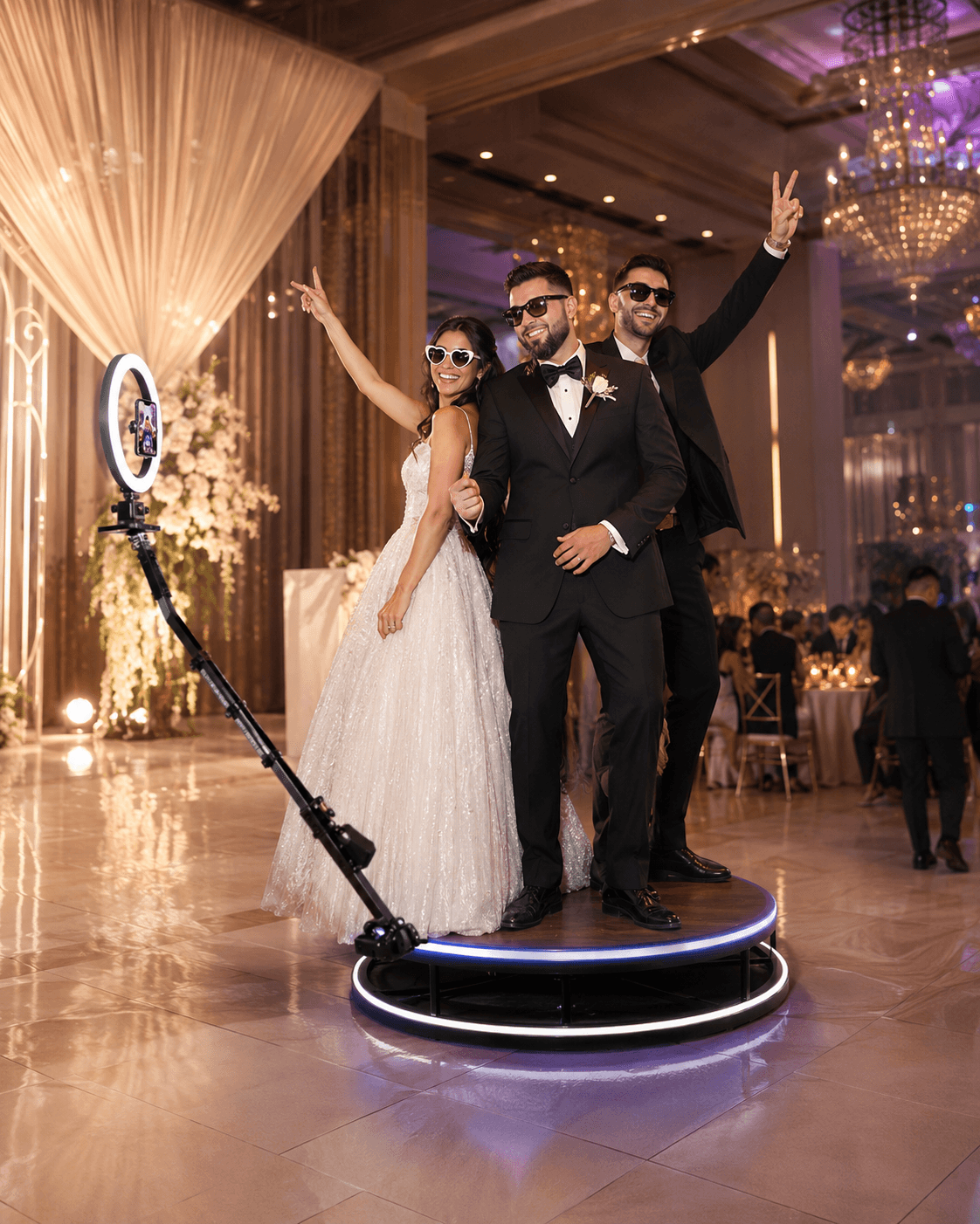 Plataforma de fotomatón 360 en una boda